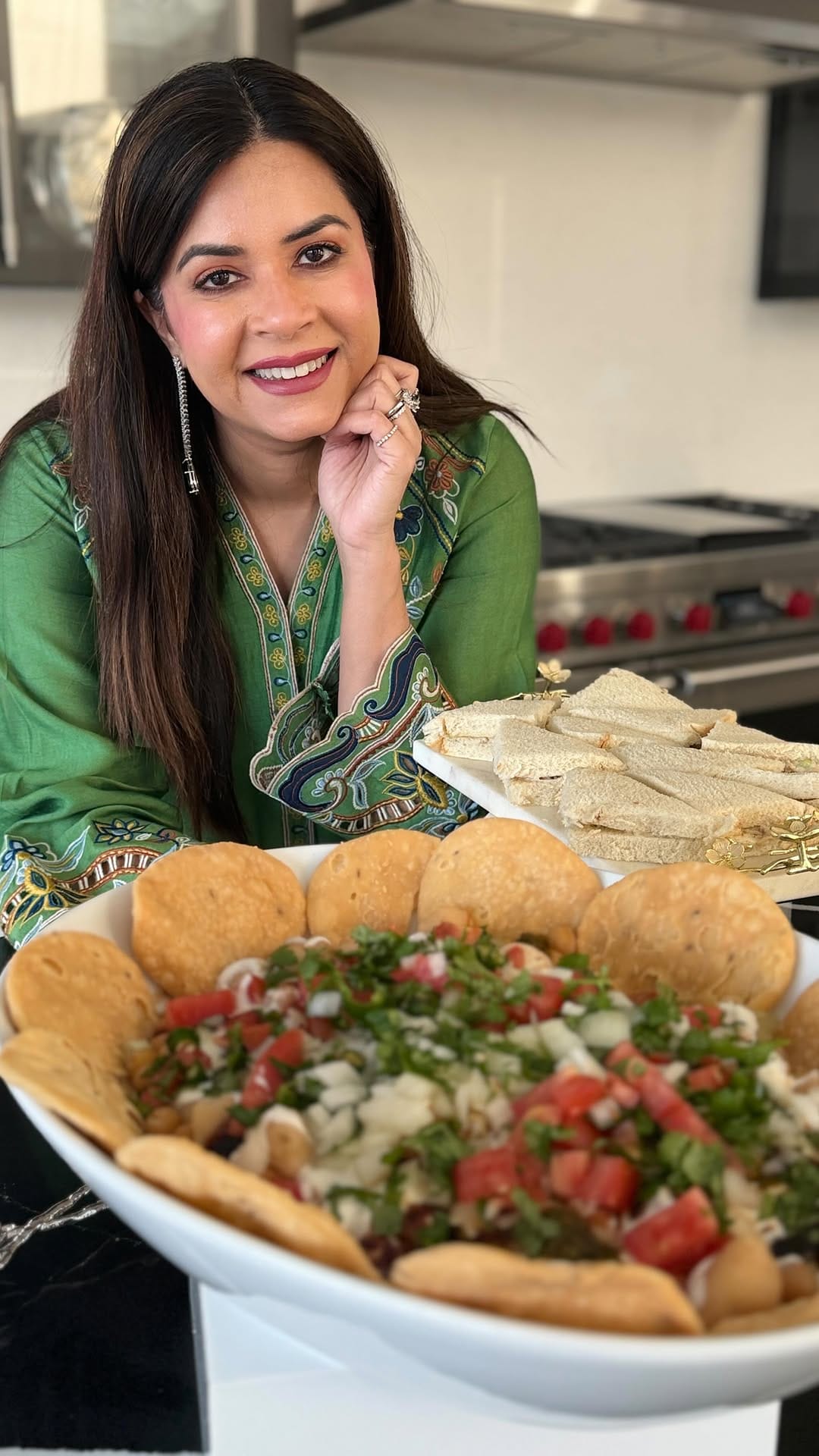 Post 6 by Roohi Anwar on Instagram (video)