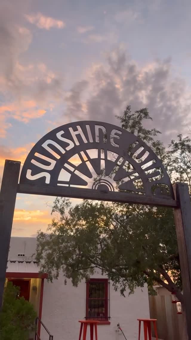 Post 6 by Victoria Rios on Instagram (video)