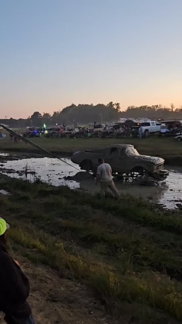 Post 1 by Halle Rose on Instagram (video)