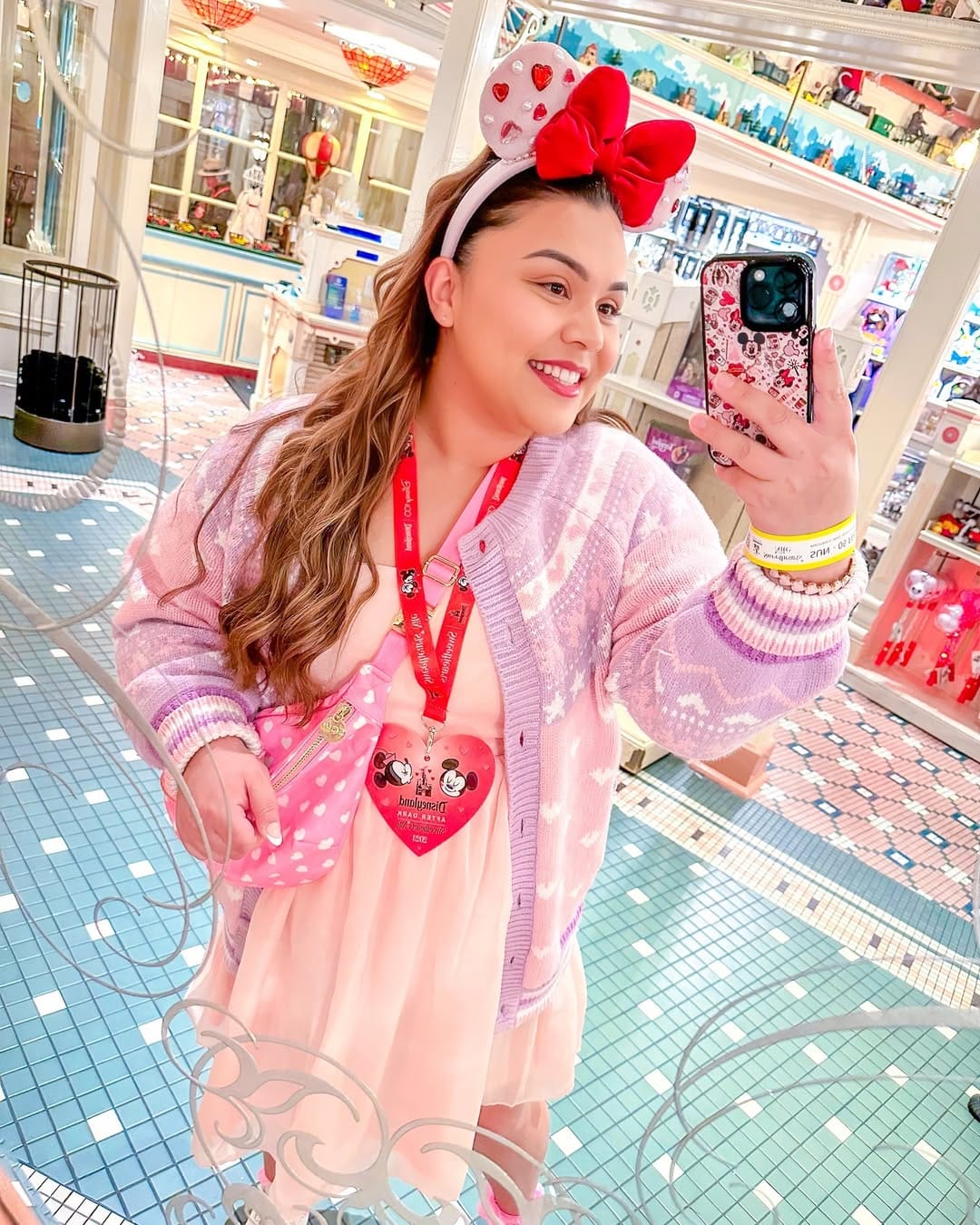 Post 10 by Lola🎀 on Instagram (image)