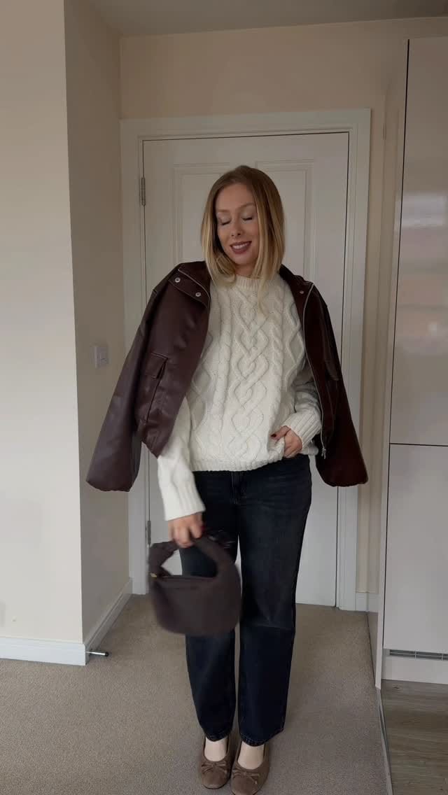 Post 2 by Charmaine 👸 on Instagram (video)
