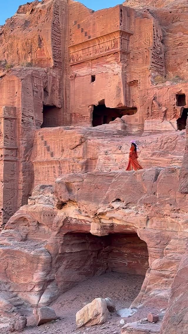Post 1 by 𝗥𝗜𝗡𝗘𝗟𝗟 - TRAVEL & LIFESTYLE on Instagram (video)
