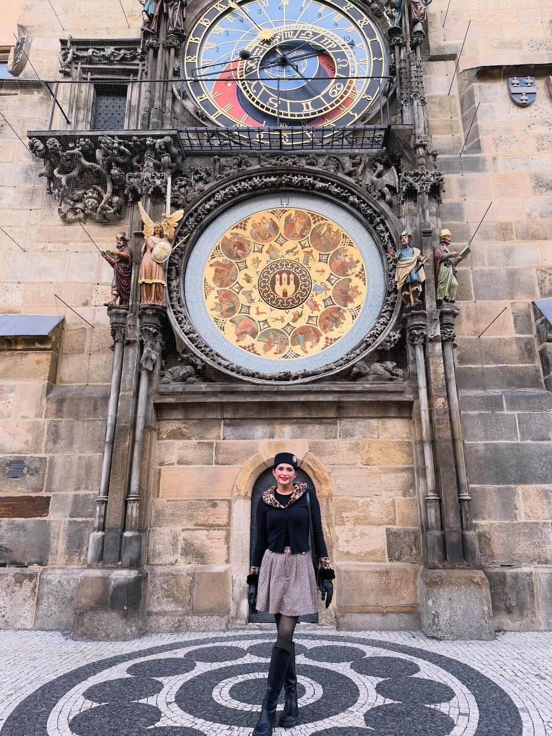 Post 4 by 𝗥𝗜𝗡𝗘𝗟𝗟 - TRAVEL & LIFESTYLE on Instagram (carousel)