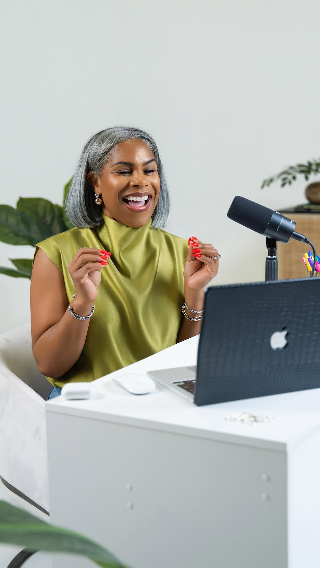 Post 2 by Kourtni | Personal Growth Strategist + Mindset Coach on Instagram (video)