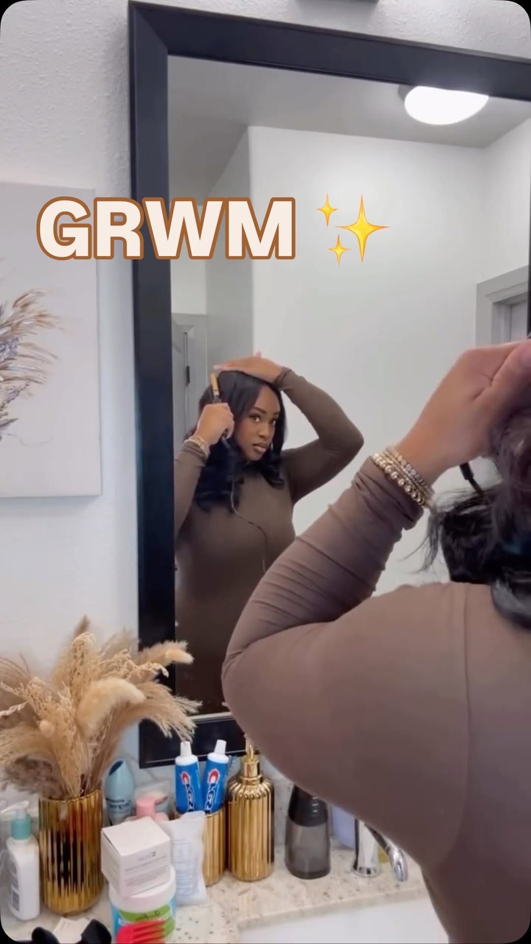 Post 10 by Gel Naé on Instagram (video)