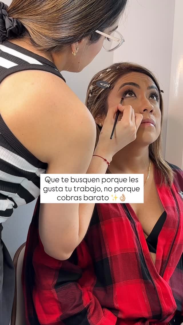 Post 4 by Fátima Accongiagioco ✨ Chicago Makeup Artist on Instagram (video)