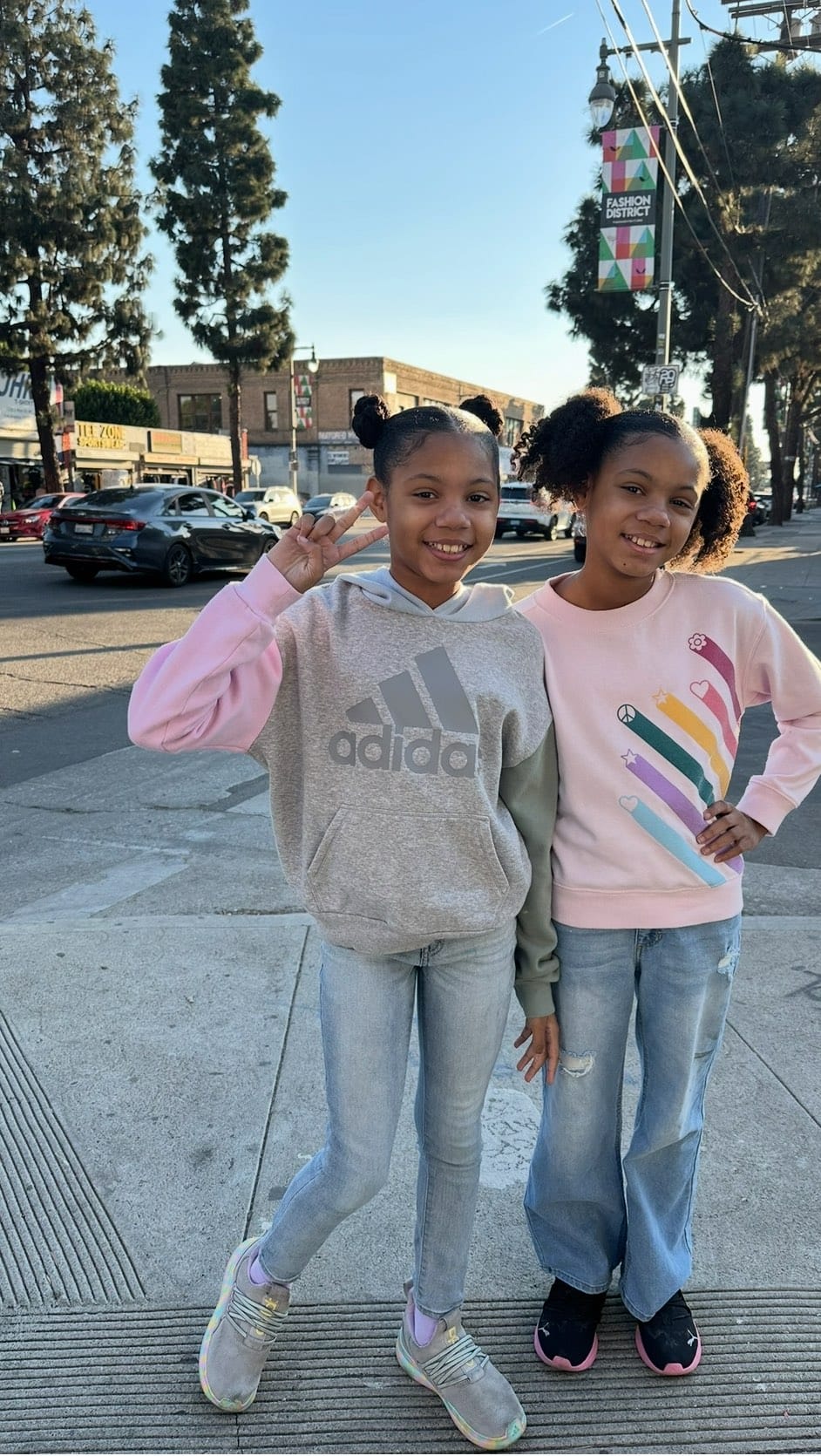 Post 2 by Ｋａｓｉｅ & Ｋａｙｌｅｅ on Instagram (video)