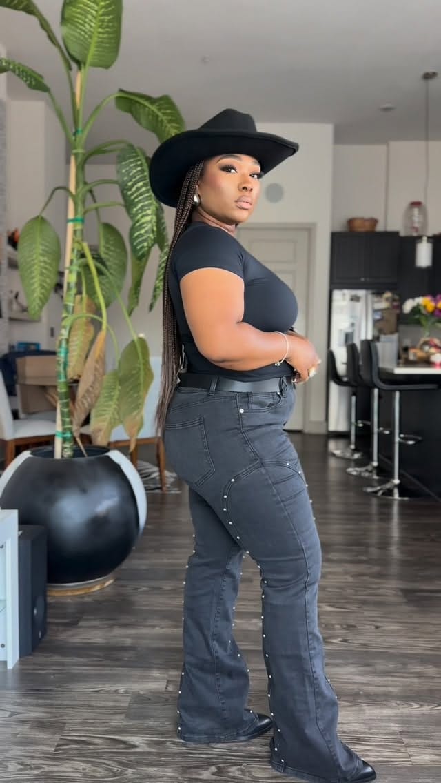 Post 4 by JEWEL C on Instagram (video)