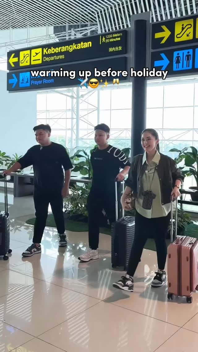 Post 7 by Chesya Tjoputra on Instagram (video)