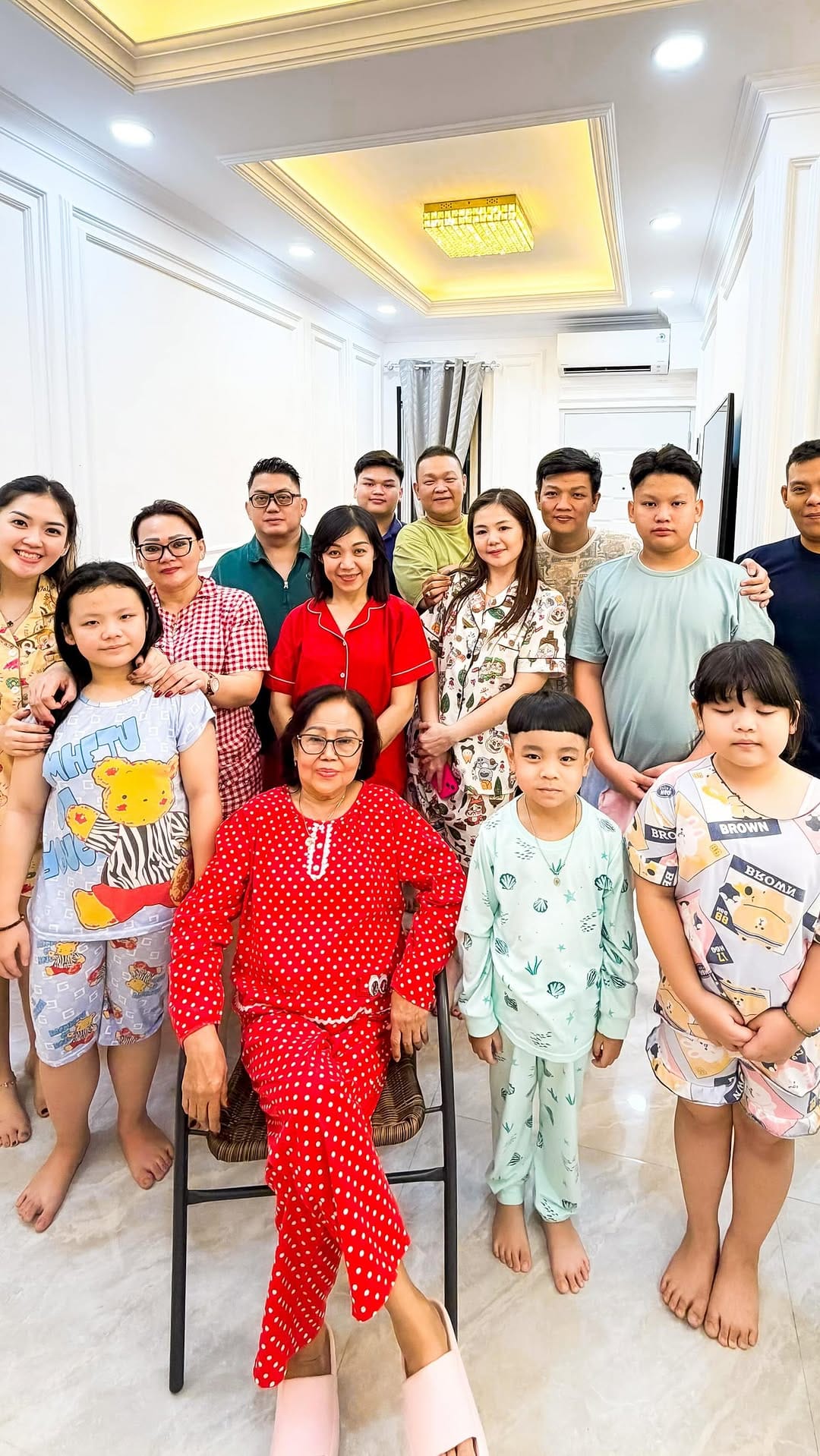 Post 8 by Chesya Tjoputra on Instagram (video)