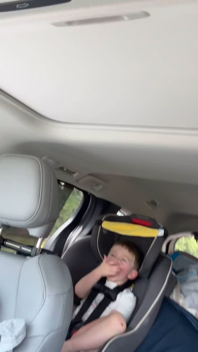 Post 6 by Samantha Hands on Instagram (video)