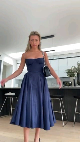 Post 8 by Emily James on Instagram (video)