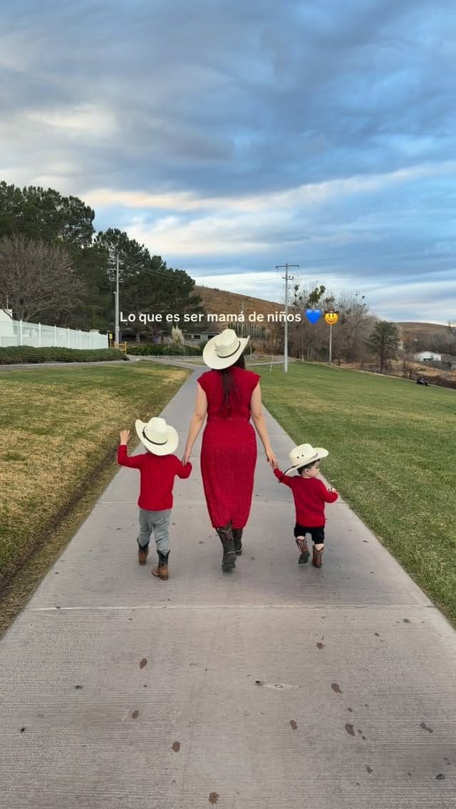 Post 2 by Kim Chavez on Instagram (video)
