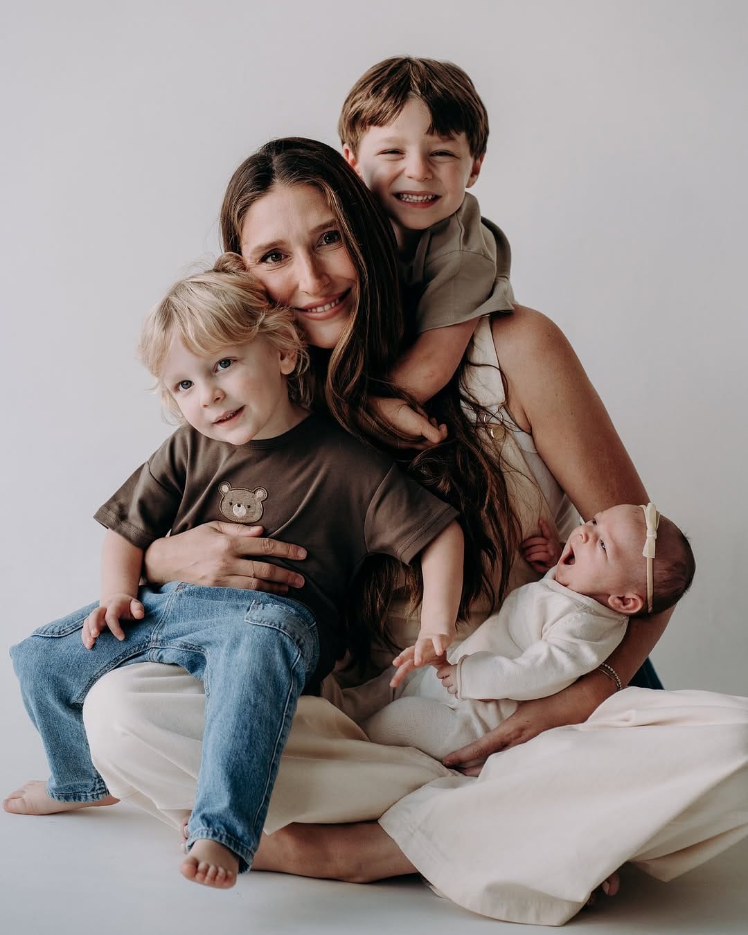 Post 10 by For𝒕𝒉𝒆FutureYou Photo Co. | Family Photographers on Instagram (carousel)