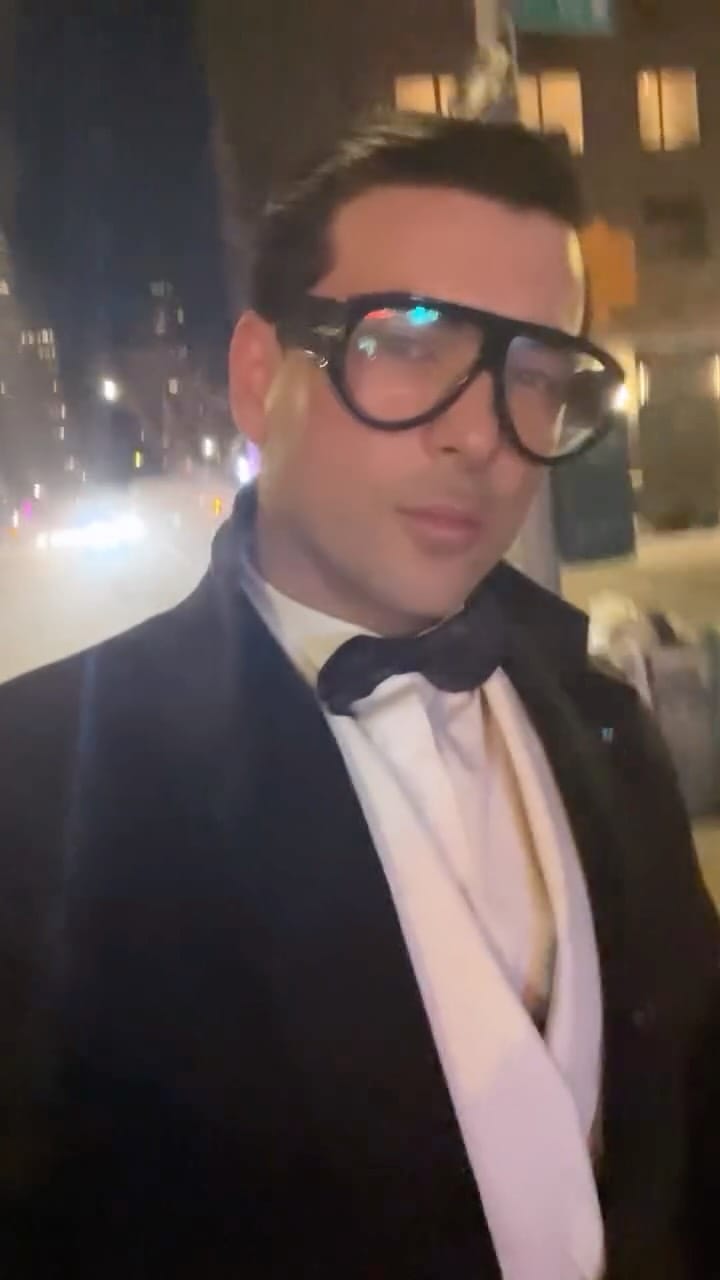 Post 7 by Ronny Clooney. creative fashion stylist/perfumer on Instagram (video)