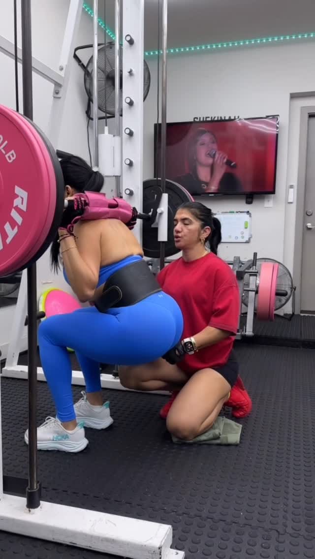 Post 6 by Vanessa Villalobos on Instagram (video)