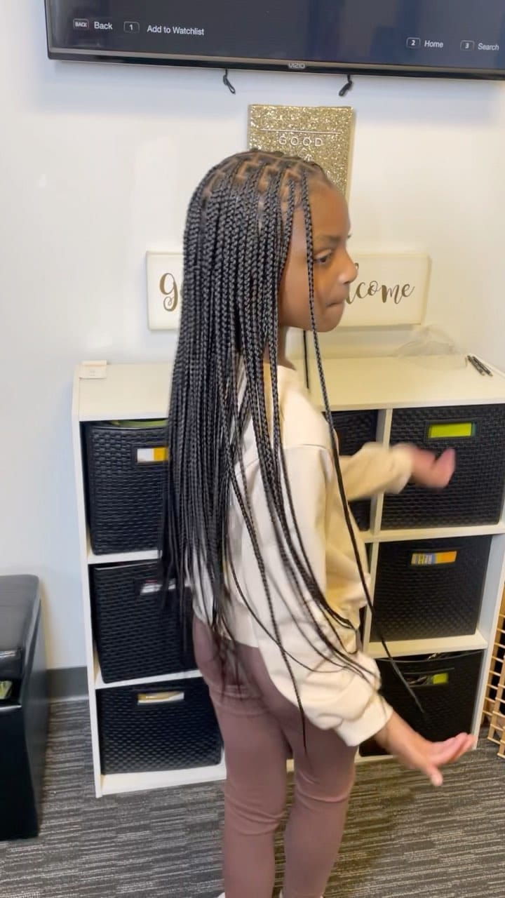 Post 10 by Houston Braider & Hair Stylist on Instagram (video)