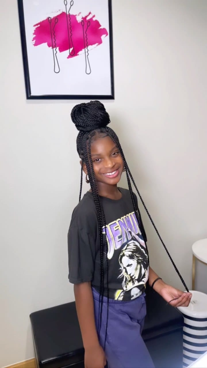 Post 9 by Houston Braider & Hair Stylist on Instagram (video)