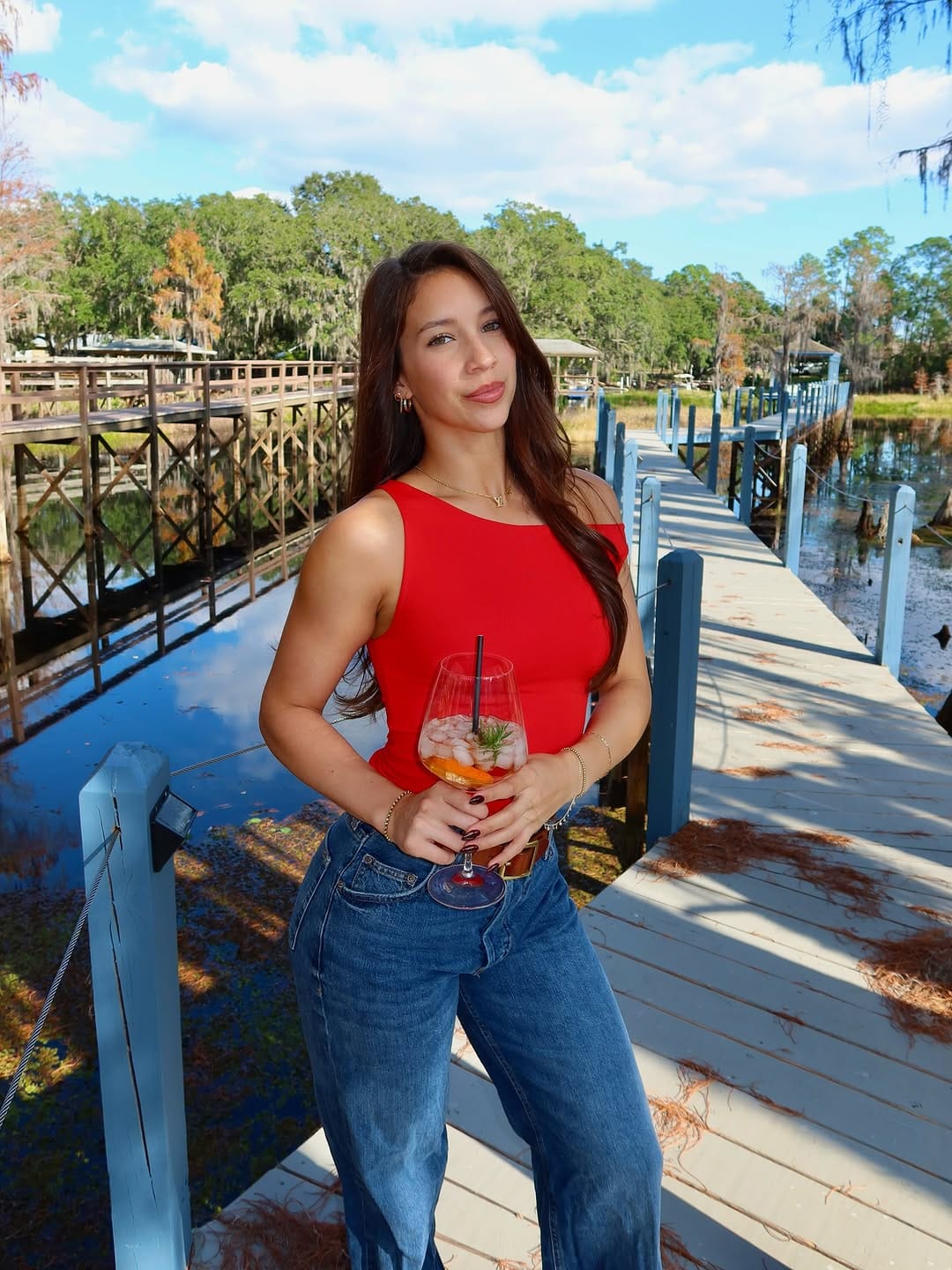 Post 9 by 𝒮𝑜𝒻𝒾𝒶 𝑀 𝐵 on Instagram (carousel)