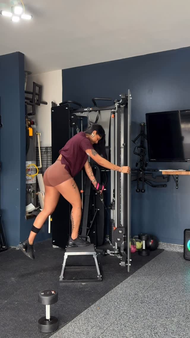 Post 7 by Martha Benitez | Fitness & Beauty on Instagram (video)