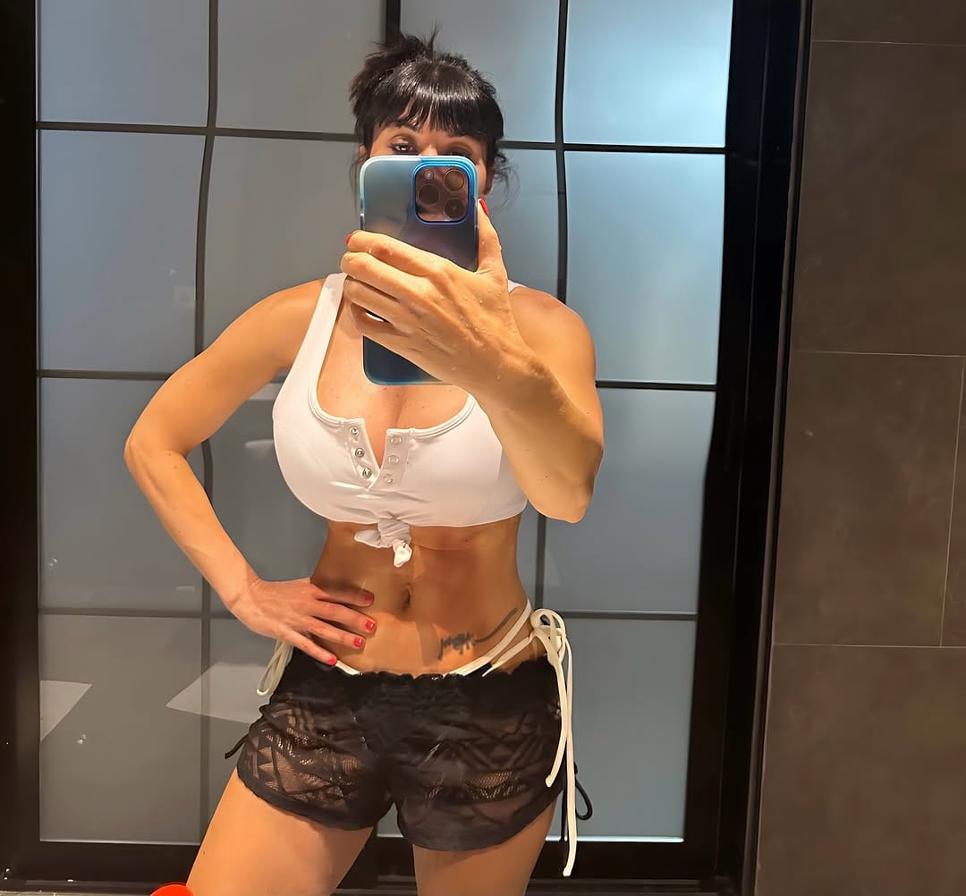 Post 4 by April Fitness Formula on Instagram (carousel)
