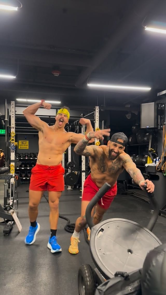 Post 6 by Manny Sanchez | CPT + Fitness Instructor on Instagram (video)