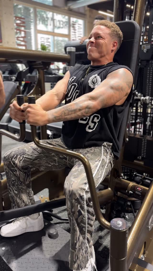 Post 7 by Willysteez Fitness, LLC 🇫🇷 on Instagram (video)