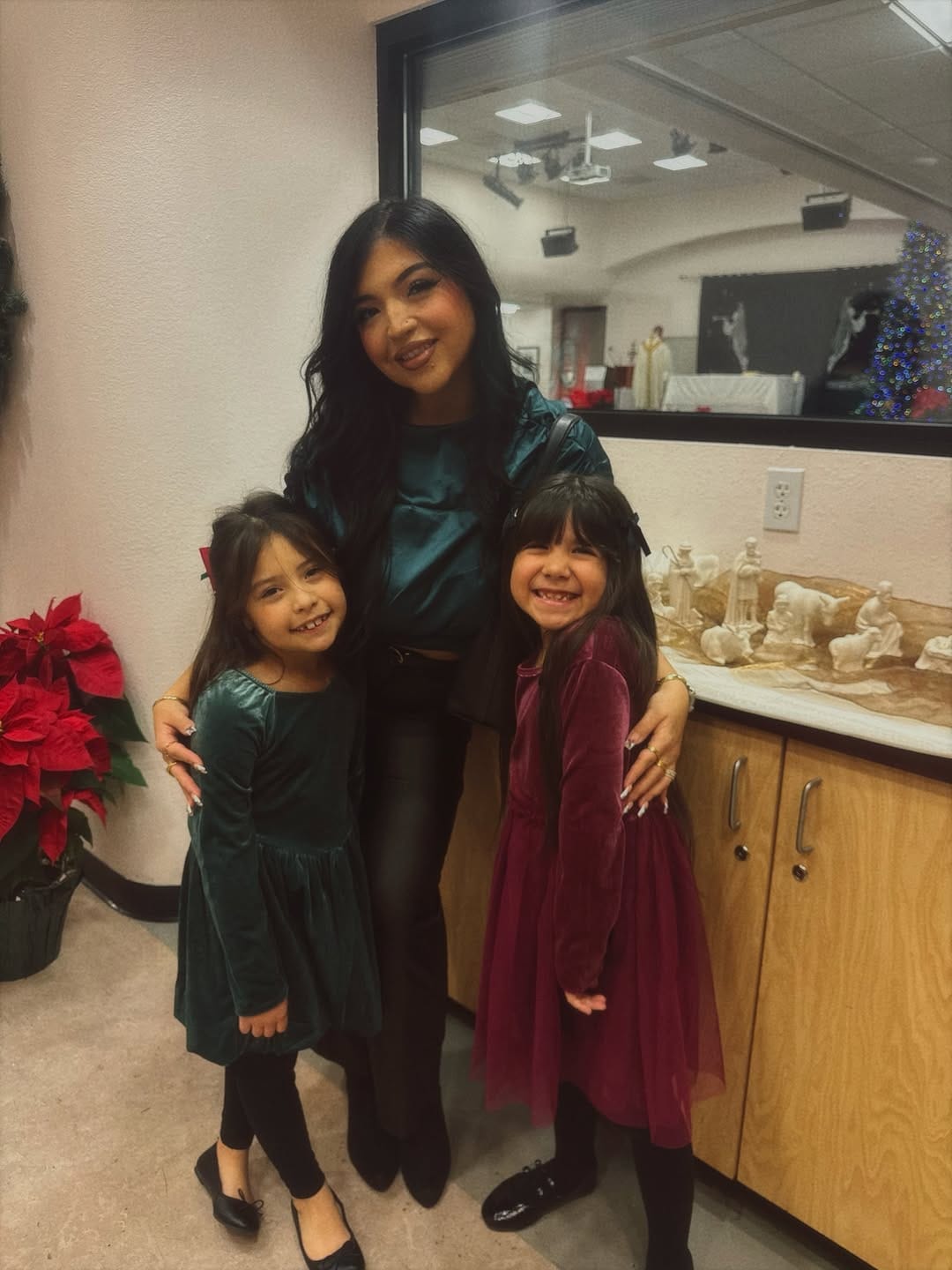 Post 5 by Mia Hoyos-Moreno on Instagram (image)