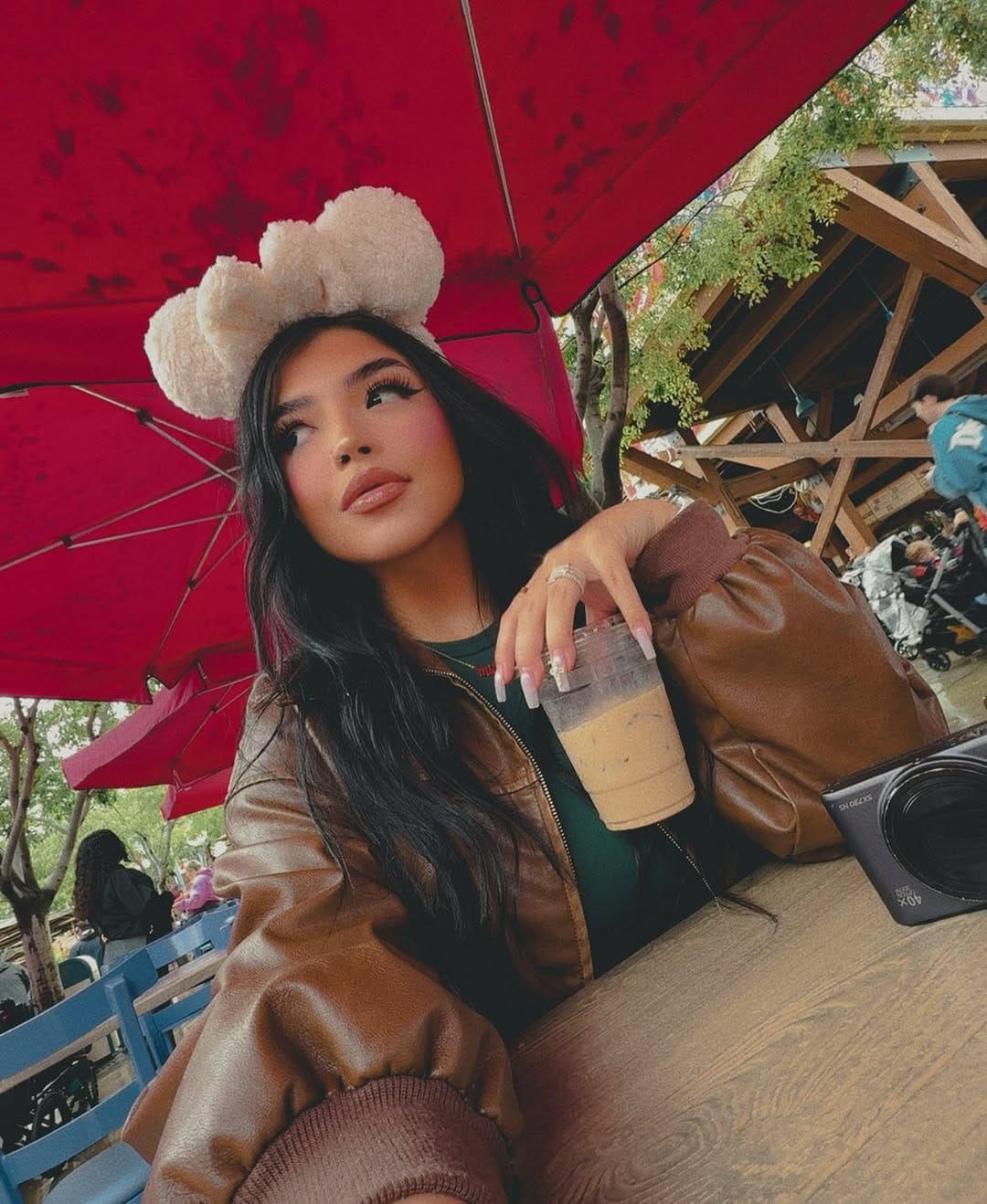 Post 7 by Mia Hoyos-Moreno on Instagram (carousel)