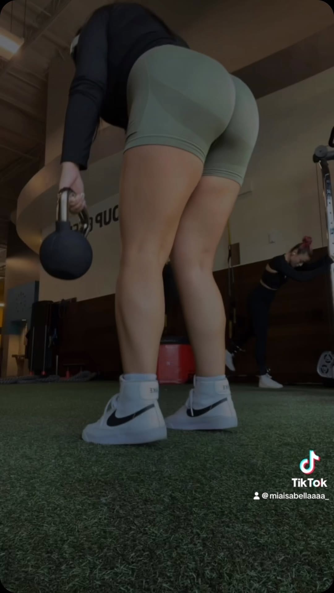 Post 9 by Mia Hoyos-Moreno on Instagram (video)