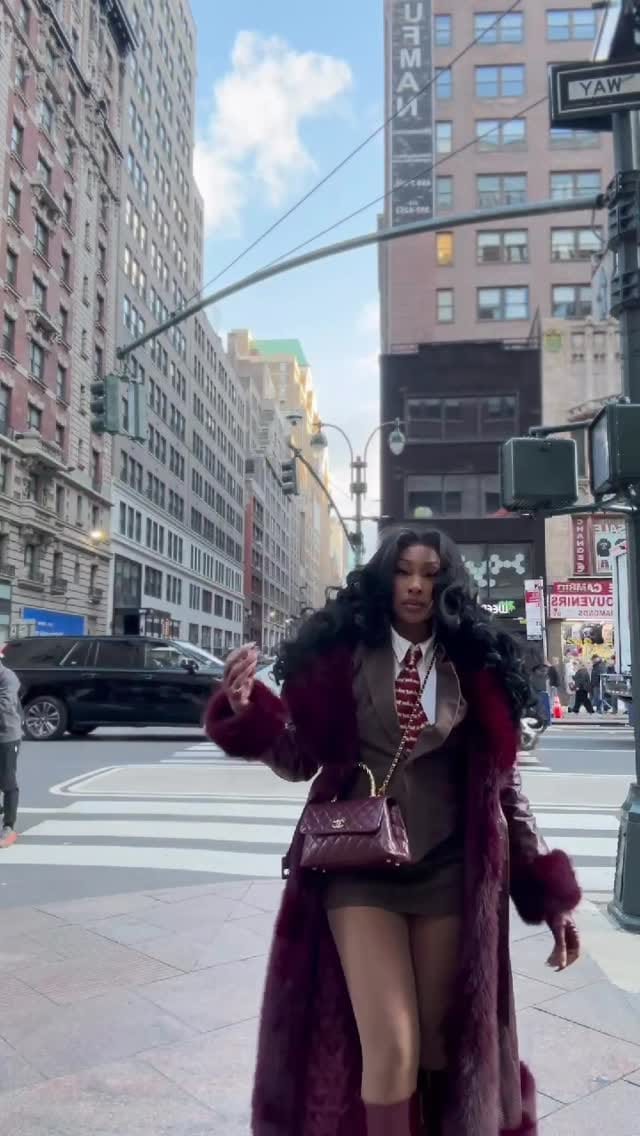 Post 3 by Obehioye on Instagram (video)