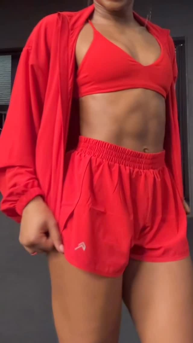 Post 5 by Christina Gelin on Instagram (video)