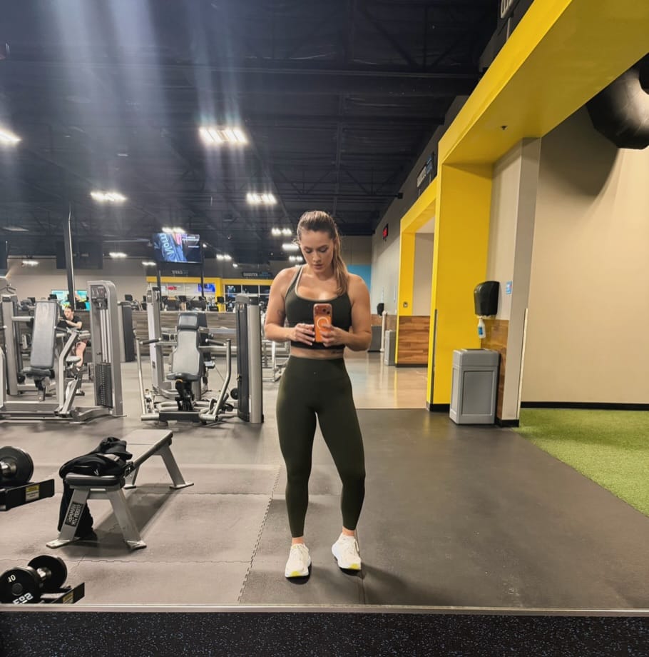 Post 1 by Amanda Savulski on Instagram (image)