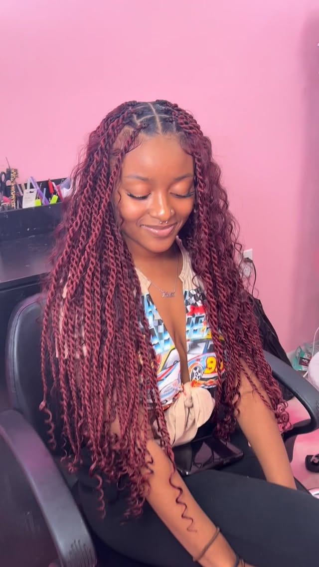 Post 5 by Baddie Necessitiess on Instagram (video)