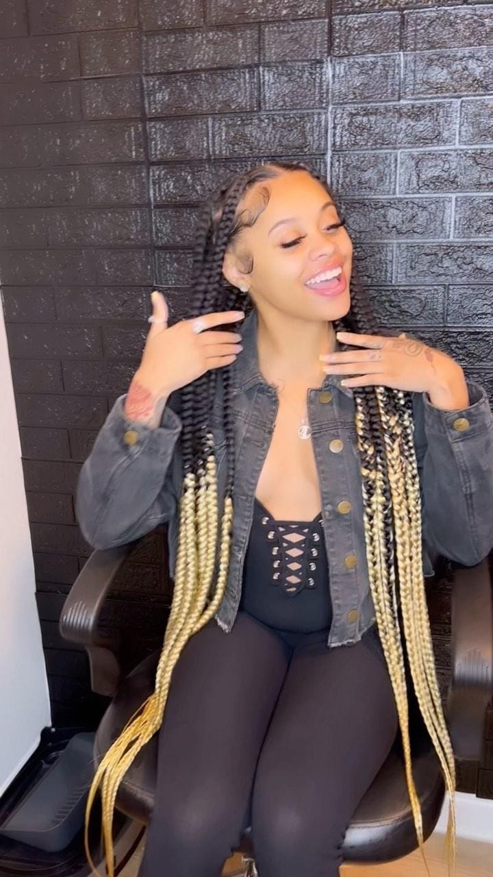Post 10 by Baddie Necessitiess on Instagram (video)