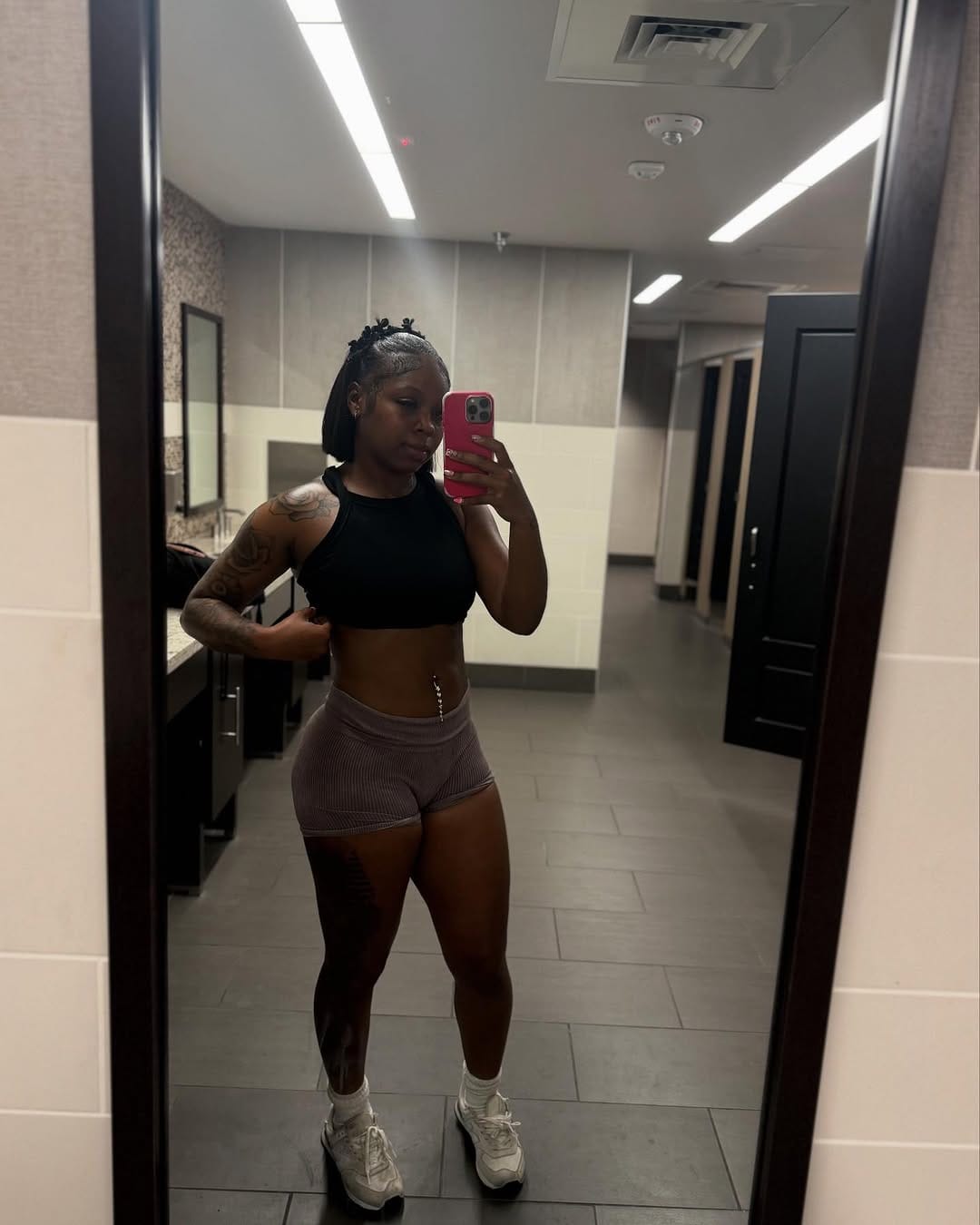 Post 9 by Lauryn Love 💕 on Instagram (carousel)