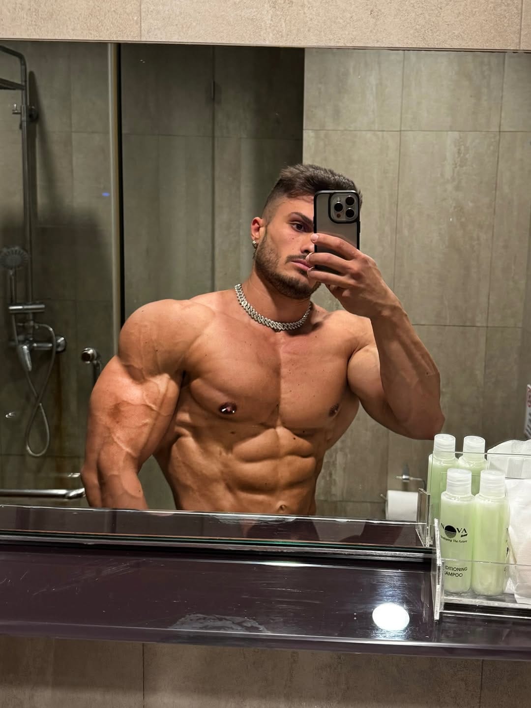 Post 1 by Alessio Sbizzera IFBB PRO | The SelfMade on Instagram (carousel)