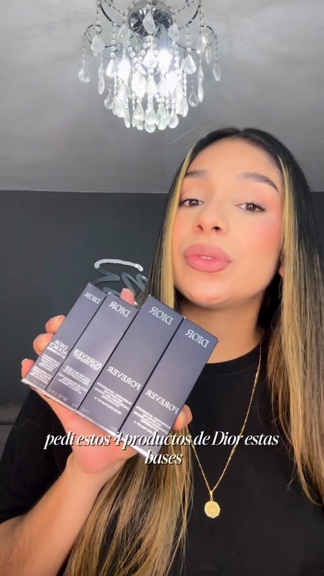 Post 4 by Julieth Mercado / Maquilladora Profesional on Instagram (video)