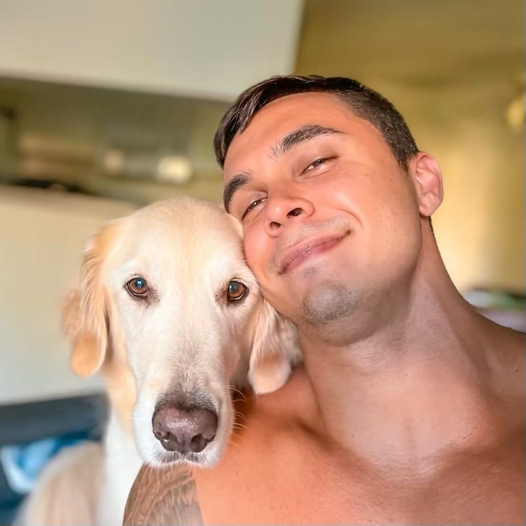 Post 3 by Jarett , CPT & Nutritionist on Instagram (carousel)