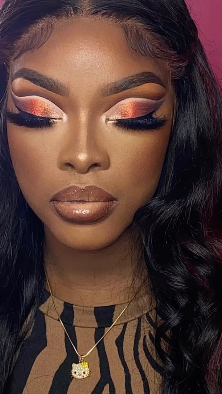 Post 10 by CELEB MAKEUP ARTIST 💄 on Instagram (video)