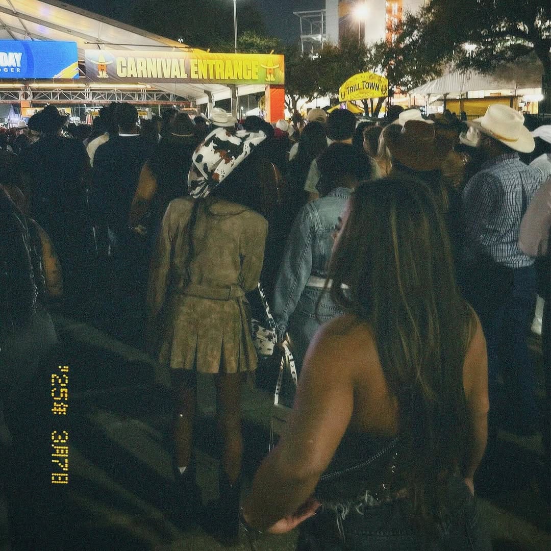 Post 9 by ALONDRA DELEON on Instagram (carousel)