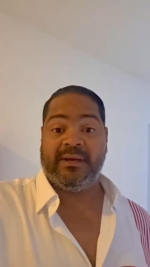 Post 4 by Larissa Yepez on Instagram (video)