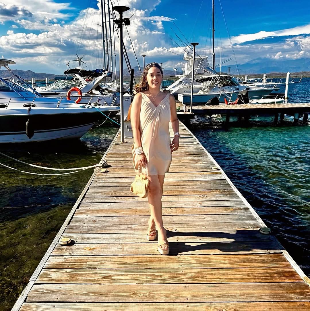 Post 7 by Larissa Yepez on Instagram (carousel)