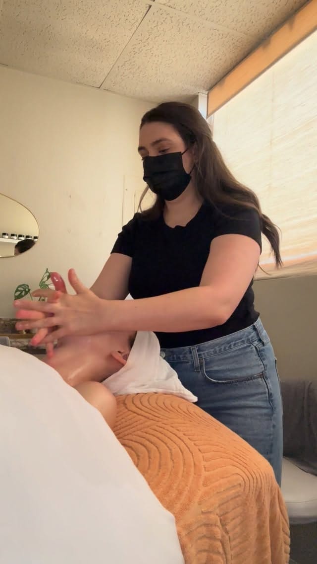 Post 1 by Hayley Wood on Instagram (video)