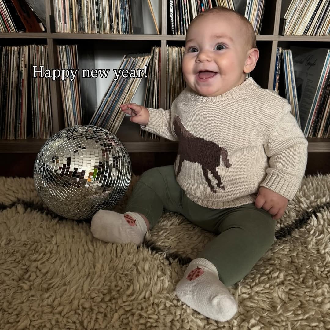 Post 9 by Hayley Wood on Instagram (image)