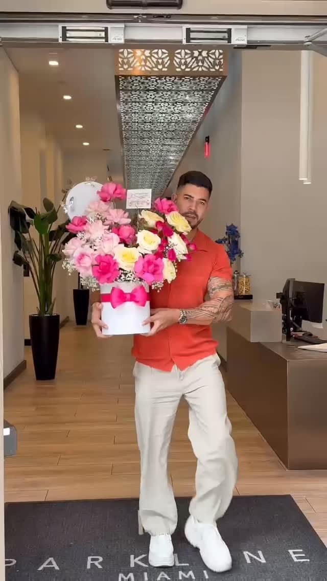 Post 6 by Juan Carlos Mora on Instagram (video)