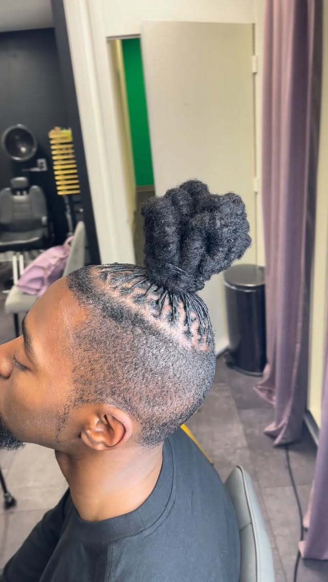 Post 6 by HAIR SPECIALIST | PROMOTING HEALTHY HAIR  🌱 on Instagram (video)