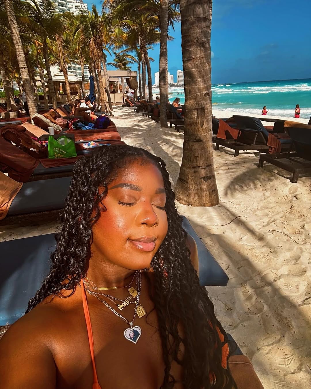 Post 6 by Essence on Instagram (carousel)
