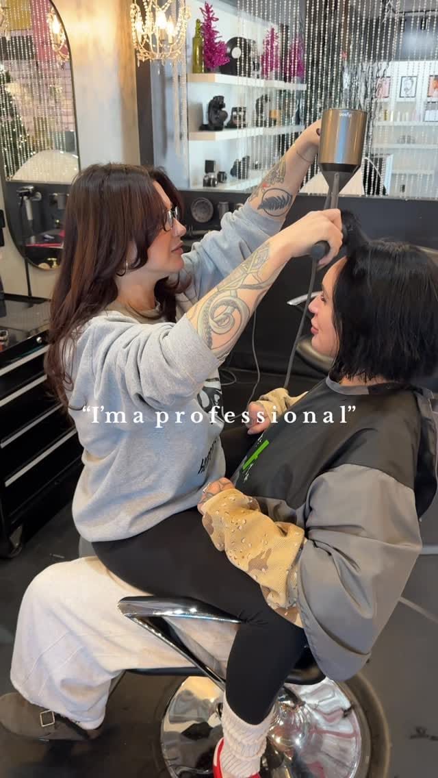 Post 3 by Alex Mack Sanchez on Instagram (video)