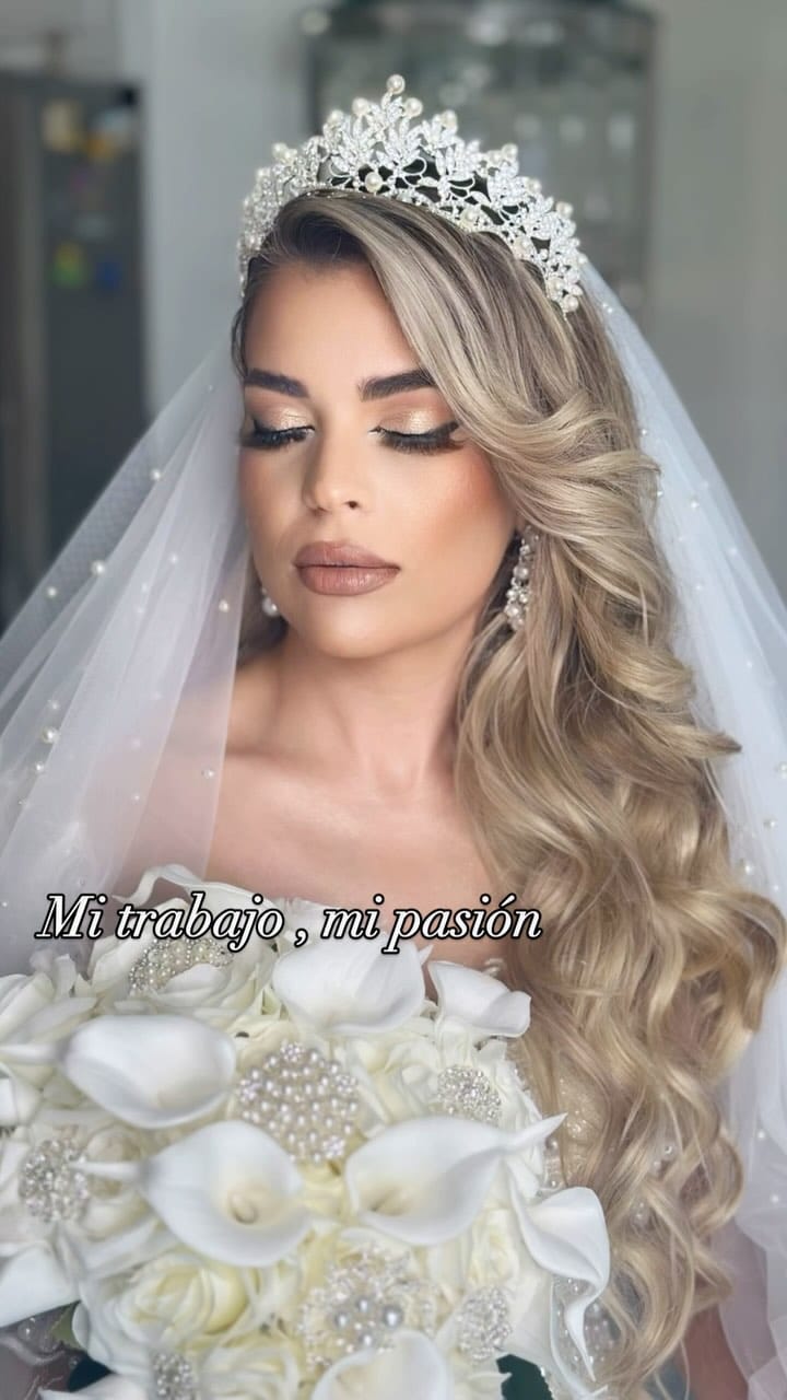 Post 8 by Mirlen/maquillista on Instagram (video)
